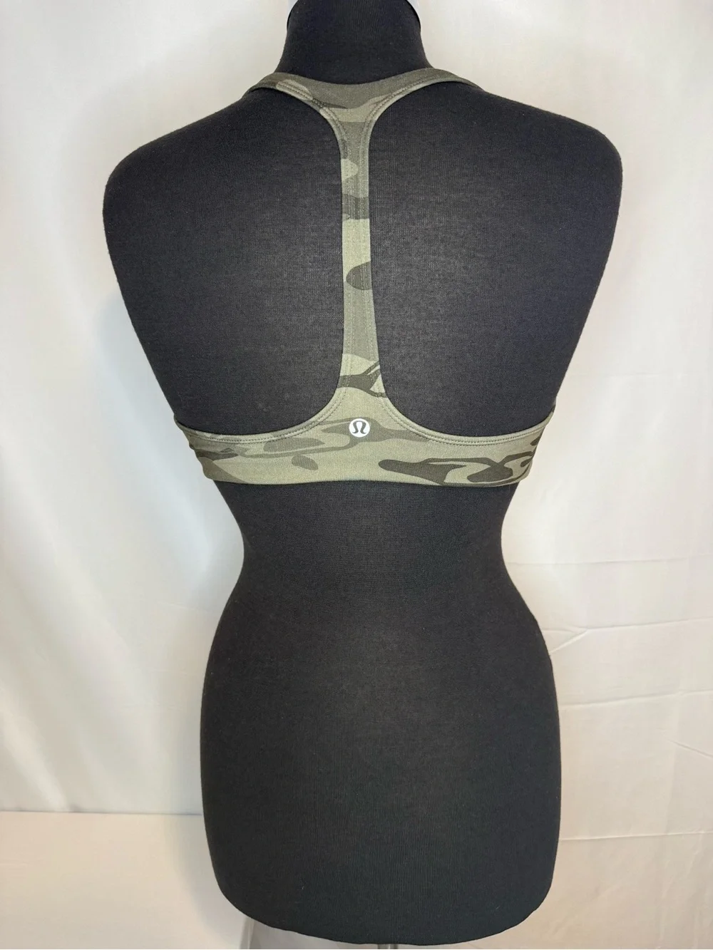 Lululemon Women’s Green Camo Racerback Sports Bra Size 10 Medium Support